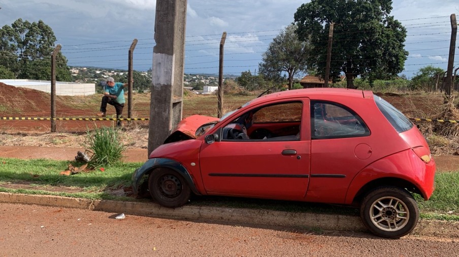 Homem morre após batida de carro no bairro Pacaembu