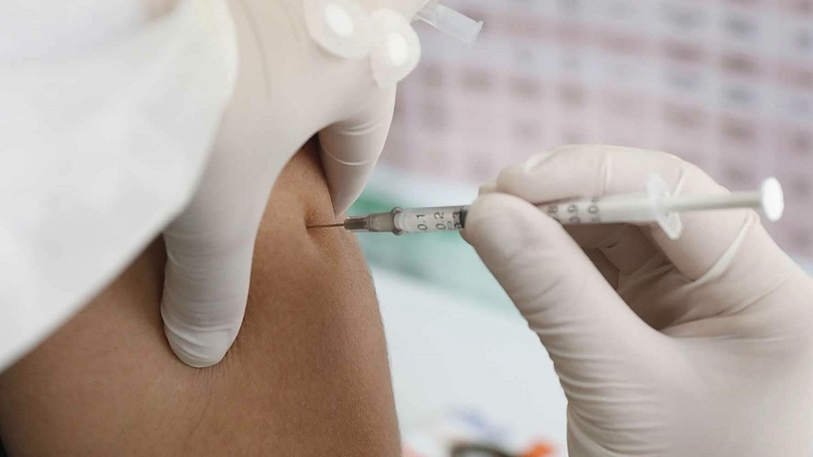 Terceira dose da vacina anticovid é para público acima de 18 anos