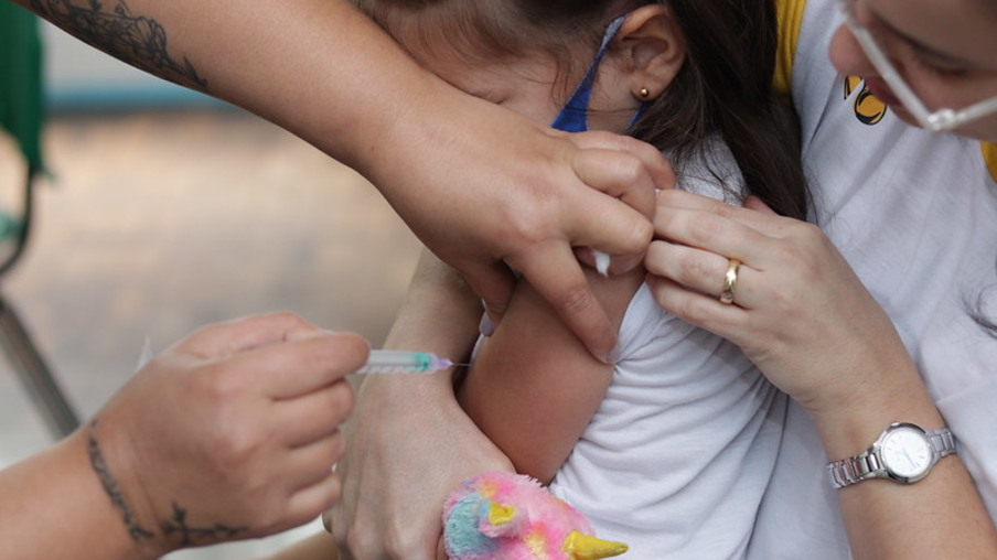 Queda de temperatura e baixa adesão à campanha de vacinação preocupam saúde municipal de Foz