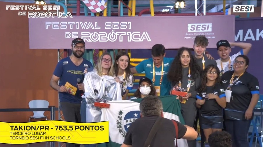 Estudantes de Foz do Iguaçu ganham torneio Sesi de Robótica
