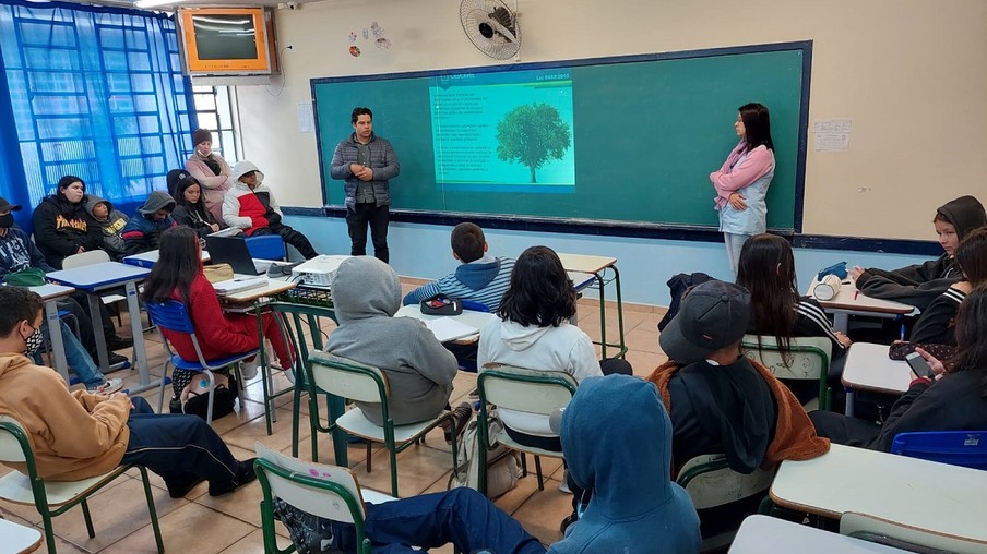 Alunos do Colégio Estadual Jardim Clarito aprendem mais sobre sustentabilidade e o papel do Ecopontos