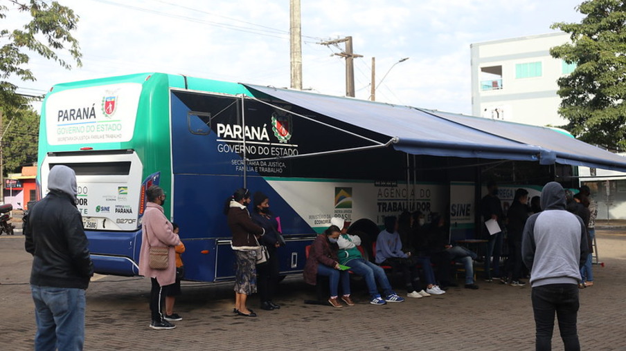 Ônibus Emprega Mais Paraná atende moradores de duas regiões em Foz