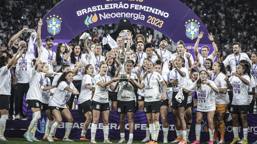 Brasileirão Feminino abre temporada