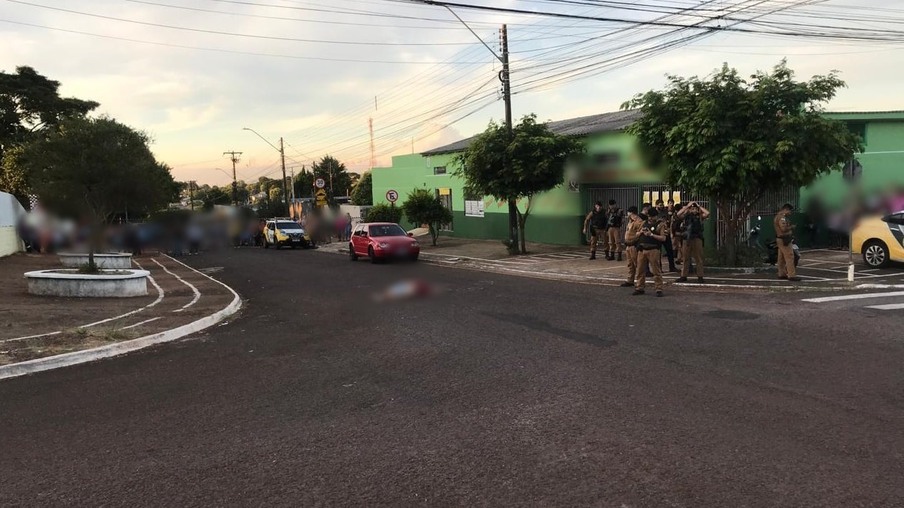 Crime ocorreu em frente a uma escola no bairro Clarito, em Cascavel. Foto Skalet Fernanda/Portal SOT