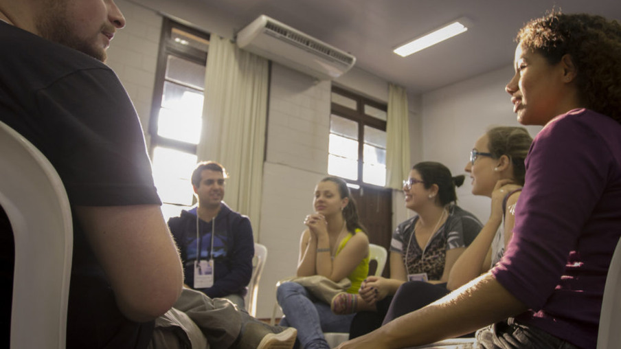 Ministrados por alunos e professores da UNILA, cursos são voltados para a comunidade de Foz do Iguaçu e região