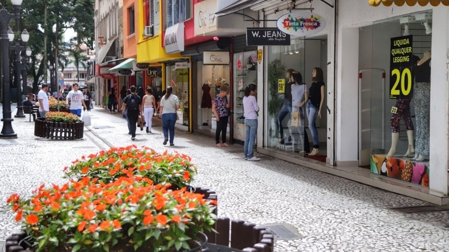 Cresce 35,3% número de empresas abertas no Paraná em fevereiro