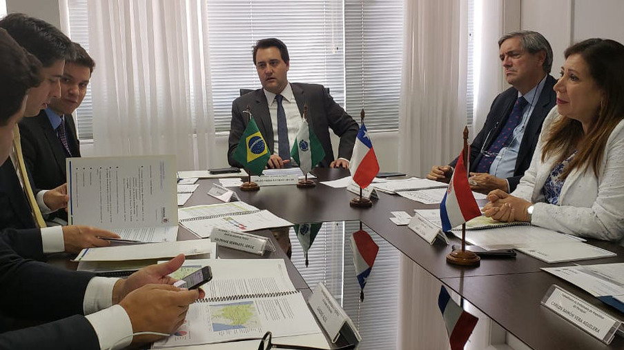 Governador apresenta a embaixadores projeto de corredor bioceânico