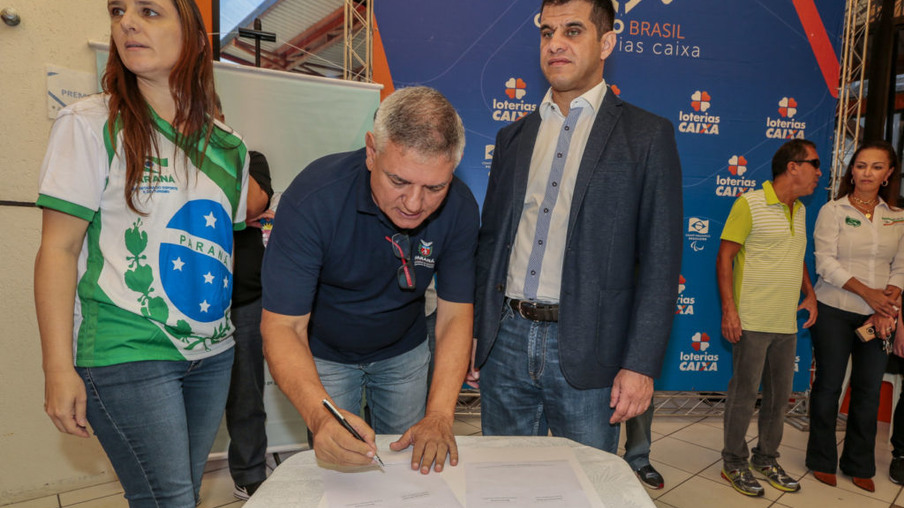 Acordo foi assinado durante a Etapa Regional Rio-Sul do Circuito Brasil Loterias Caixa, em Curitiba
Crédito: Esporte Paraná
