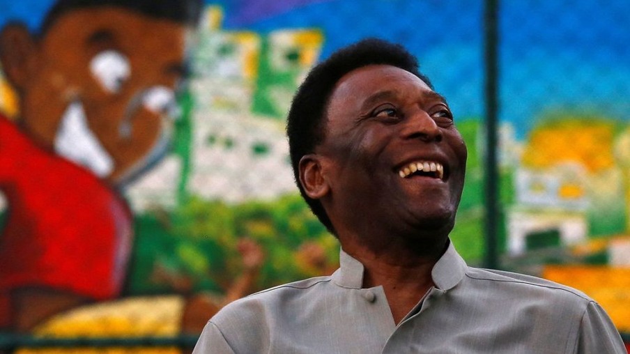 Edson Arantes do Nascimento, Pelé, Pelé ex-jogador de futebol brasileiro