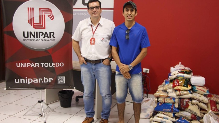 Trote Solidário: Estudantes fazem doação de alimentos para entidade religiosa
