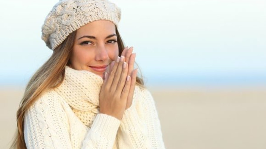 Como lidar com a pele sensível no frio