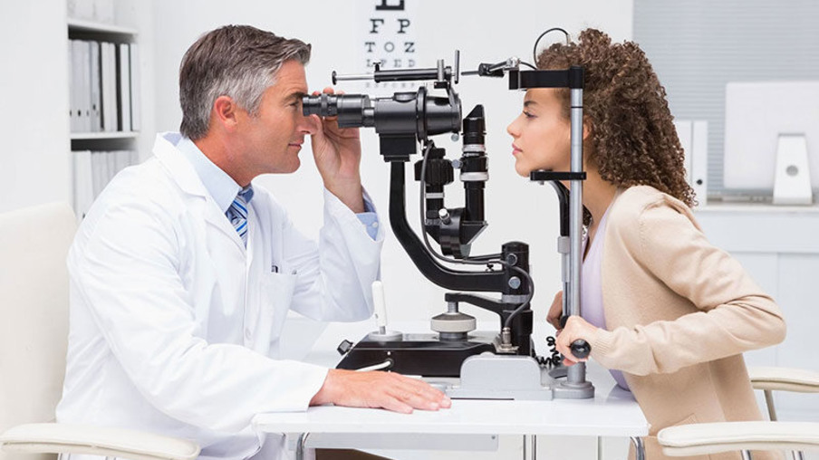 18% dos brasileiros foram ao oftalmologista 1 vez na vida