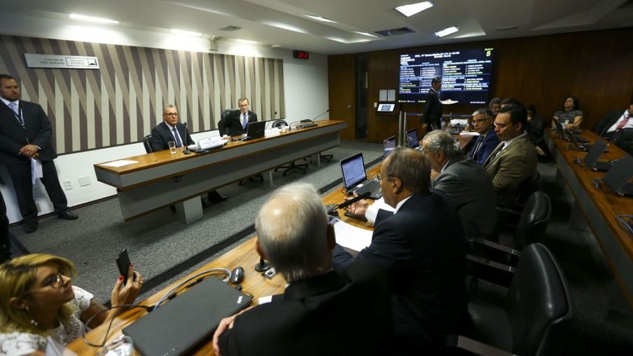 O ministro de Minas e Energia, Bento Albuquerque, participa de audiência pública na Comissão de Meio Ambiente do Senado. -Foto:Marcelo Camargo/Agência Brasil
