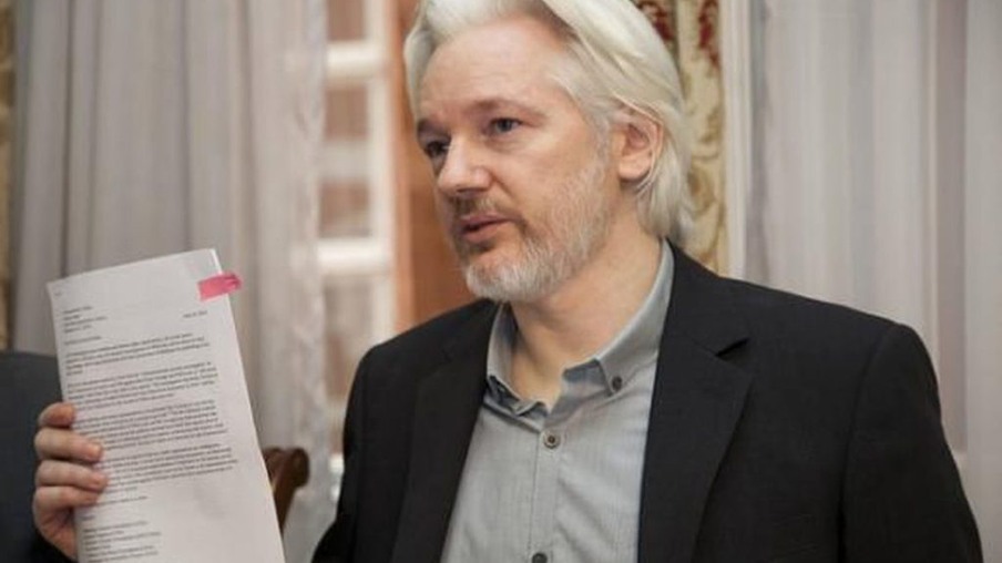 Justiça da Suécia reabre investigação contra Assange