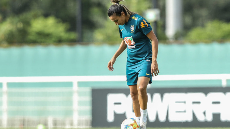 Futebol feminino: Brasil estreia na Copa do Mundo em busca de afastar desconfiança