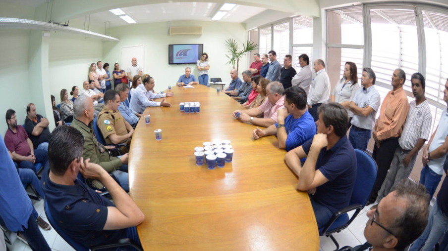 Prefeito de Santa Terezinha de Itaipu anuncia mais seis etapas do programa Tapete Preto