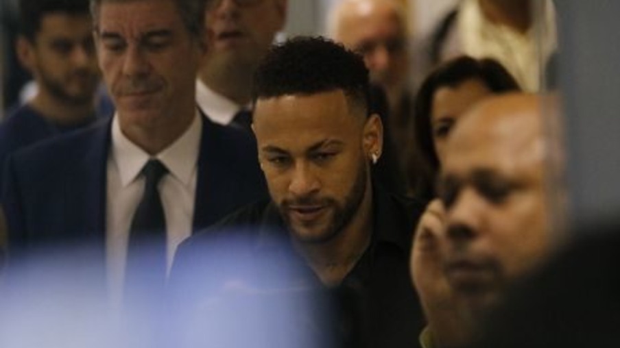 Advogado de Najila Trindade deixa o caso Neymar