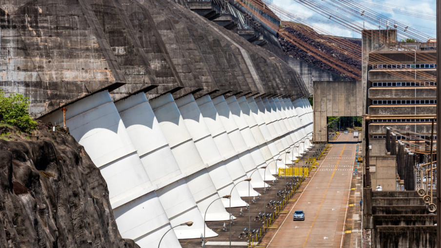 Itaipu: Em meio a crise, países negam venda de energia