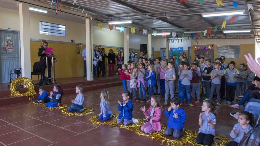 União entre Prefeitura e comunidade viabiliza reforma na Escola de São Luiz do Oeste