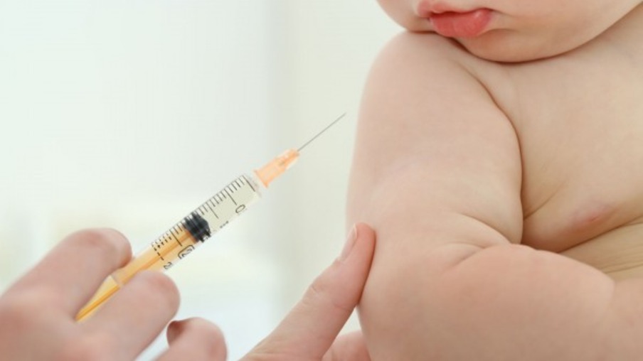 Paraná aplica 17 mil doses da vacina contra o sarampo no Dia D