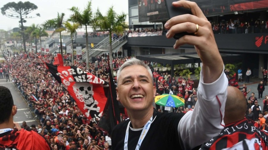 É, CAMPEÃO! | Curitiba parou para saudar os campeões da Copa do Brasil