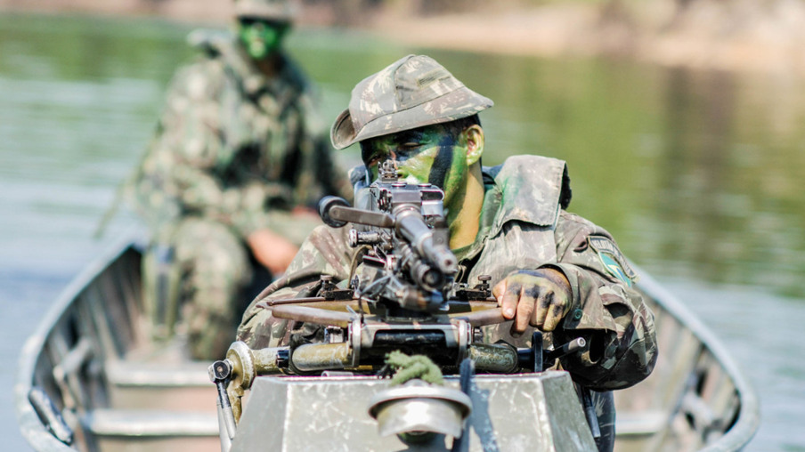 Com a presença de Marito, Exércitos do Brasil e do Paraguai fazem exercício inédito na Itaipu
