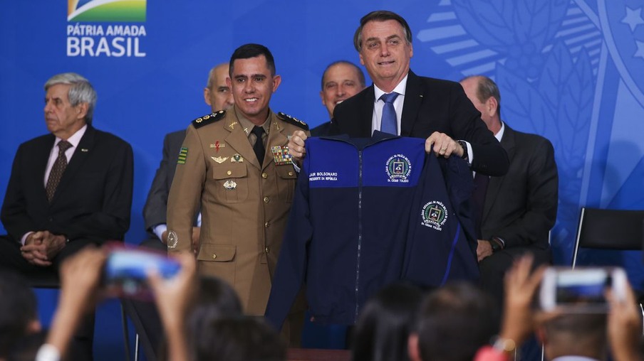 O Presidente Jair Bolsonaro durante o Lançamento do Programa Nacional das Escolas Cívico-Militares – PECIM.