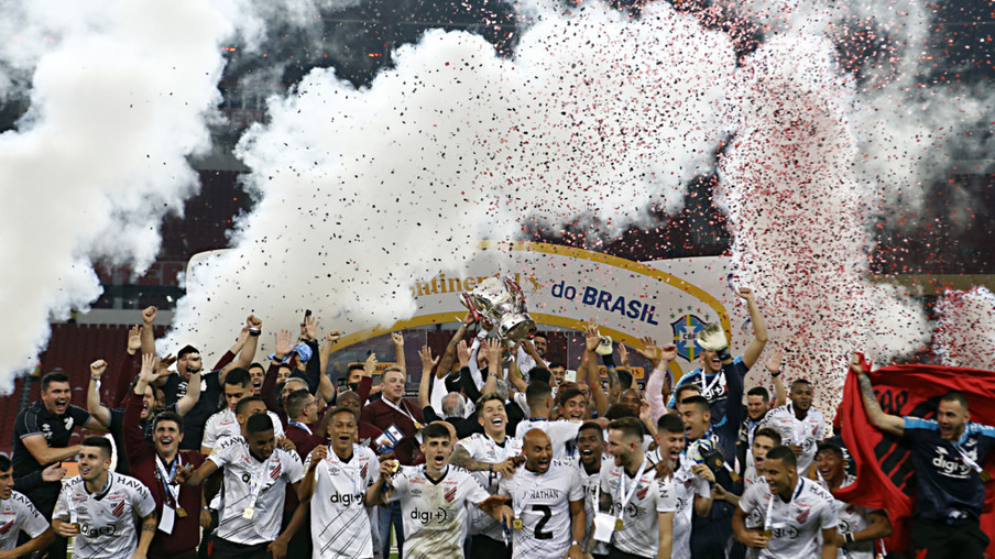 Athletico-PR conquista título inédito da Copa do Brasil