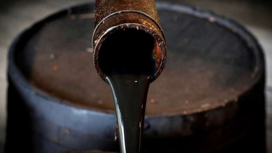 Colapso dos preços: Petróleo cai 305% e fecha abaixo de zero pela 1ª vez