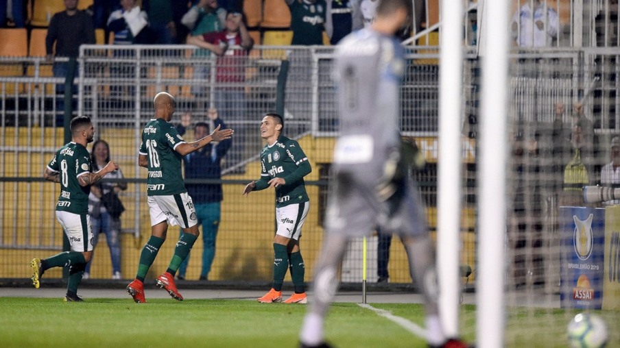 Brasileirão: Santos e Palmeiras fazem clássico pela vice-liderança