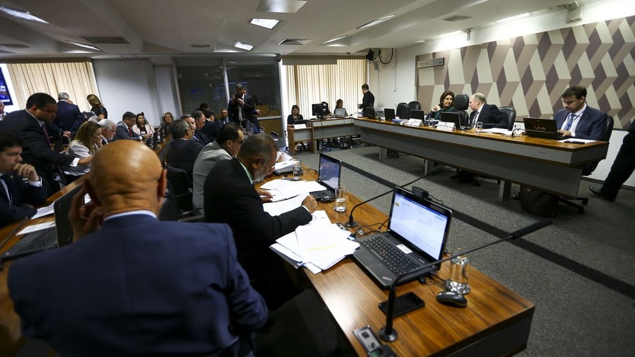 Brasília: Sessão da Comissão de Constituição e Justiça do Senado para votação do relatório da Reforma da Previdência.  (Foto: Marcelo Camargo/Agência Brasil)