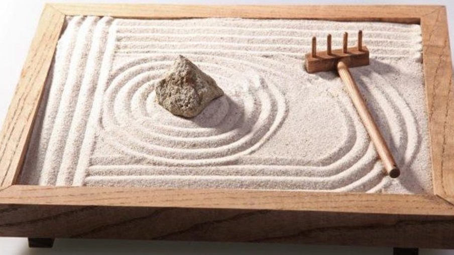5 minutos de paz e relaxamento com o jardim zen em miniatura