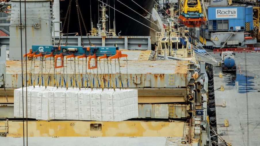 Porto de Paranaguá embarca 46mil toneladas de celulose