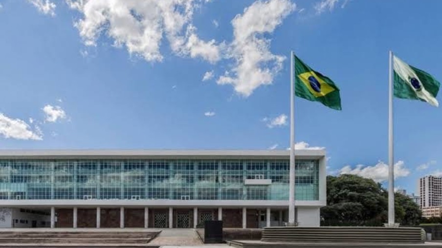 Paraná prevê queda de R$ 2,1 bilhões na receita de 2021
