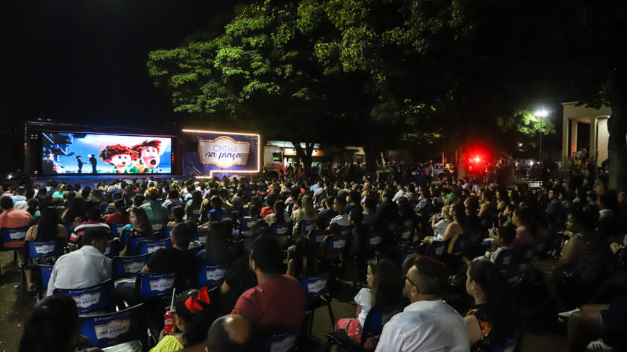 Estudantes citam Cinema na Praça em redação do Enem
