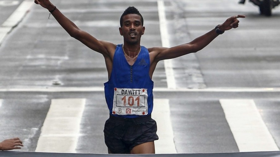 Dawit, do Bahrein, venceu a São Silvestre em 2014 e 2017
Crédito: São Silvestre
