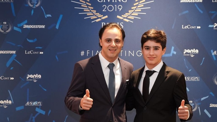 Rafael Câmara é premiado pela FIA