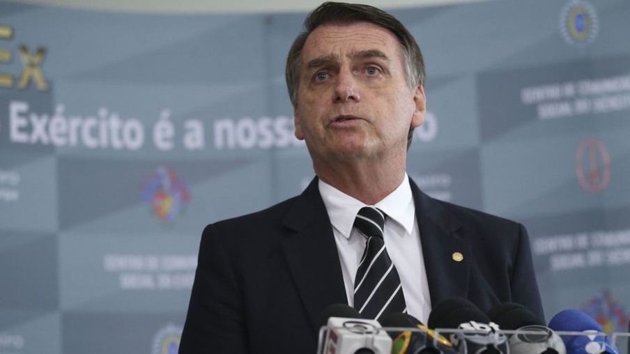 Bolsonaro sanciona auxílio emergencial de R$ 600 para informais