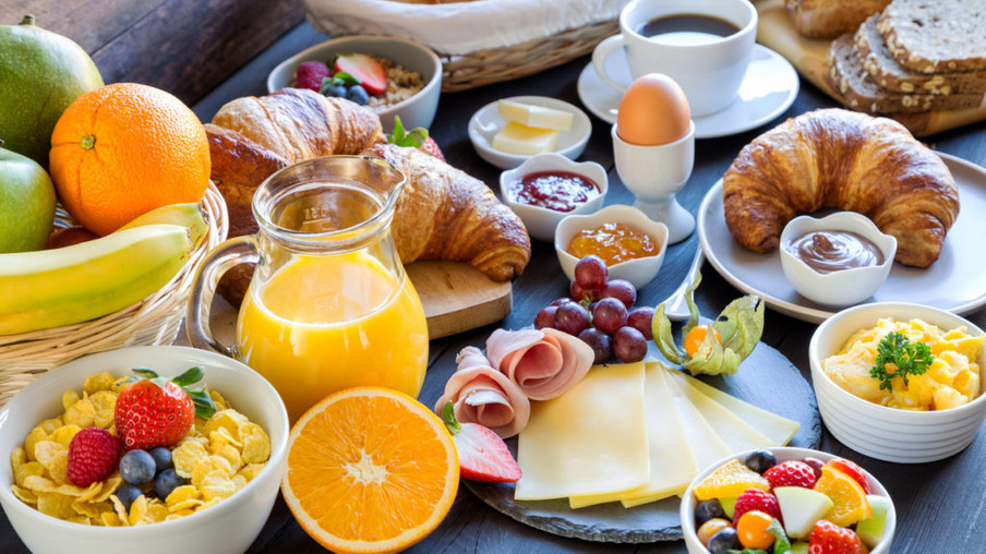 Alimentos para ter no café da manhã que garantem mais energia