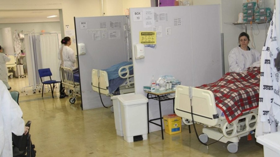 Sem leitos de UTI, 37 pacientes aguardam transferência para leito hospitalar em Cascavel