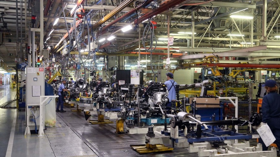 Produção industrial cai 9,1% no pior março desde 2002 