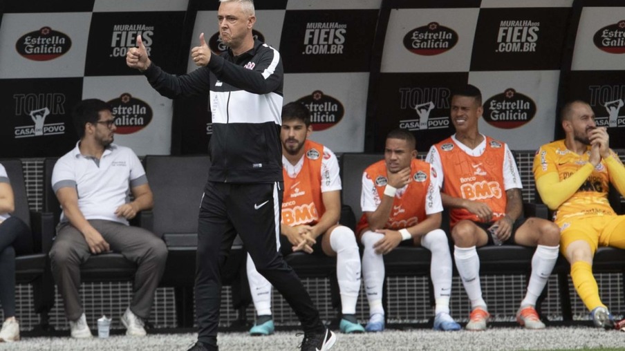 CORINTHIANS | Tiago Nunes comanda treino no Paraguai
