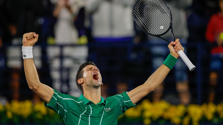 ATP 500 | invicto no ano, Djokovic faz tira-teima com Tsitsipas
