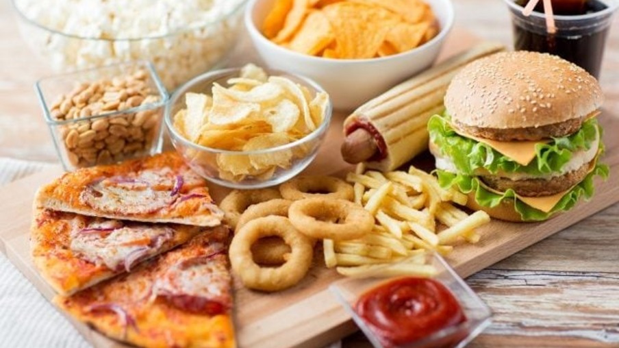 Alimentos hiperpalatáveis: por que é tão difícil resistir a alguns alimentos