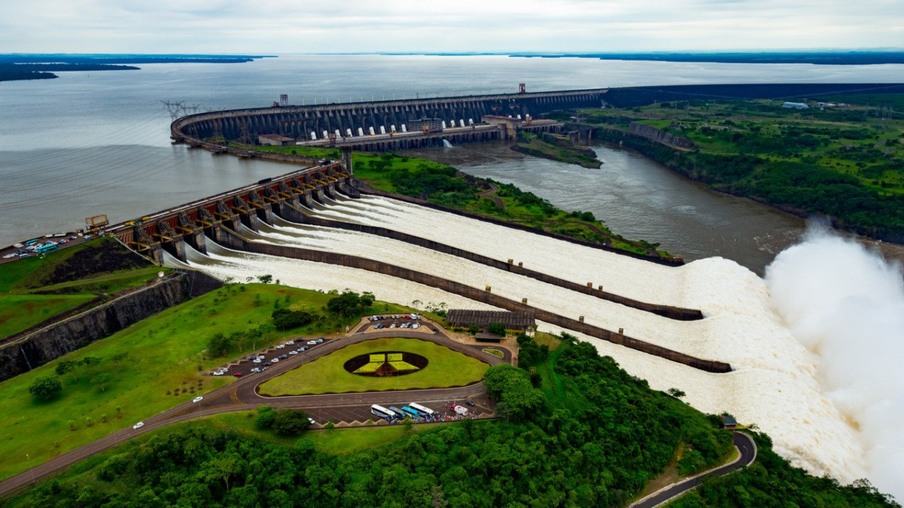 Nova marca: Itaipu produz energia para iluminar o mundo por 43 dias