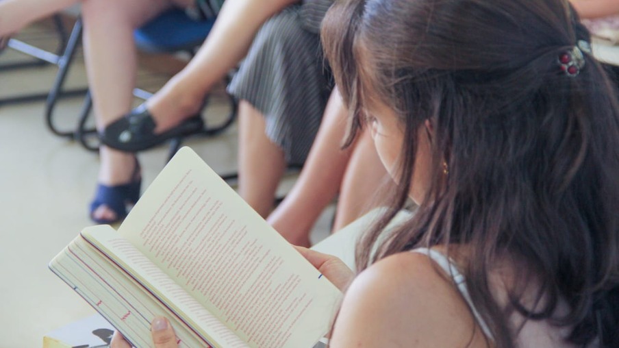 Projeto reúne mulheres para debater livros escritos por mulheres em Cascavel