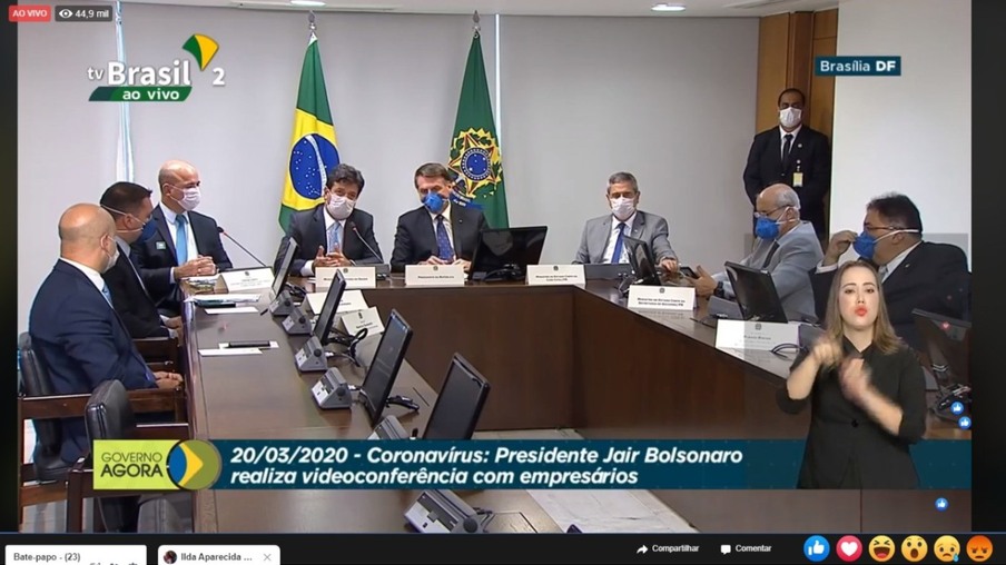 Bolsonaro faz videoconferência com empresários para tratar sobre enfrentamento ao coronavírus 