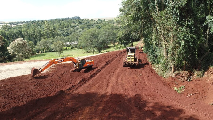 Cascavel recebe melhorias em 310 Km de estradas rurais