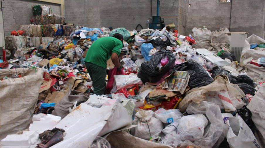 Secretaria Estadual busca informações dos Municípios sobre garantia de direitos de catadores de recicláveis