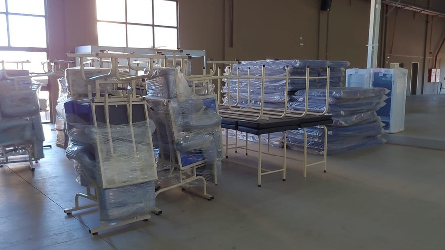 Hospital de Campanha começa a receber equipamentos e móveis